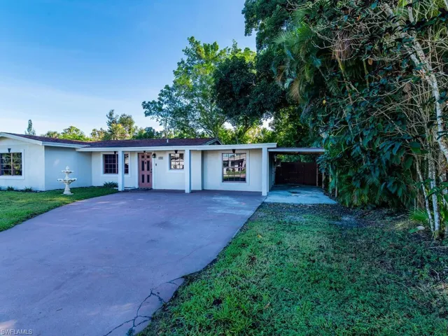 1686  Temple  TER, North Fort Myers, FL 33917