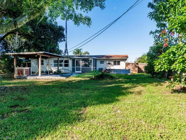 1686  Temple  TER, North Fort Myers, FL 33917