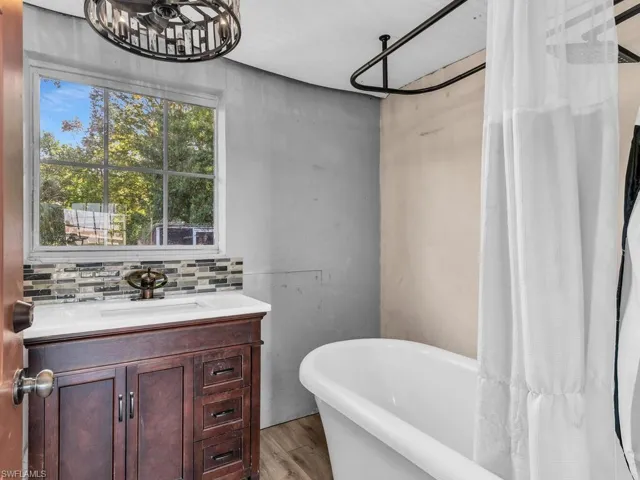 1686  Temple  TER, North Fort Myers, FL 33917