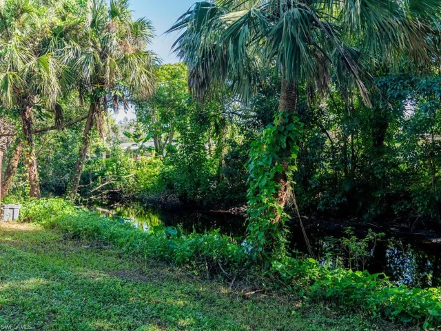 1686  Temple  TER, North Fort Myers, FL 33917