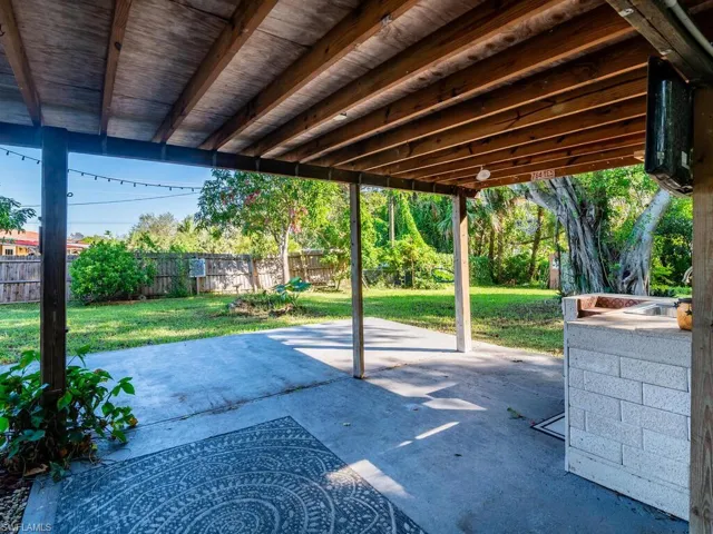 1686  Temple  TER, North Fort Myers, FL 33917