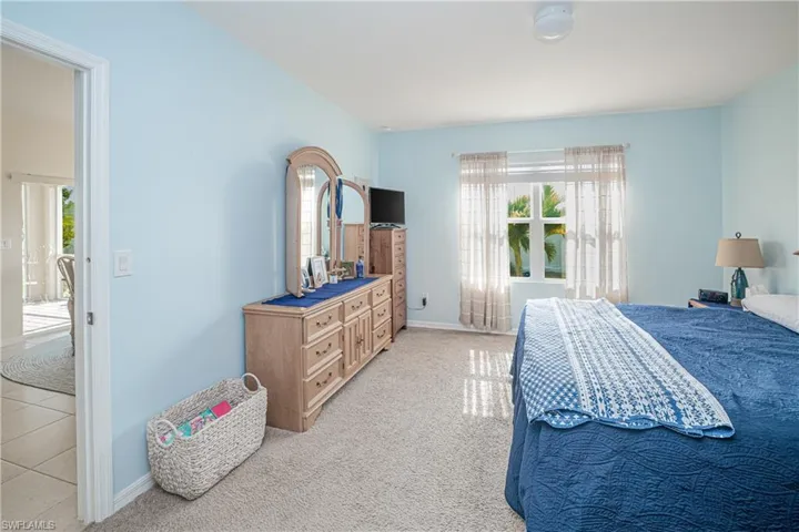 1018 Nw 19th St, Cape Coral, Florida 33993