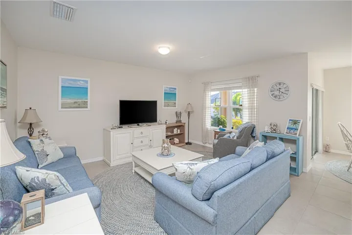 1018 Nw 19th St, Cape Coral, Florida 33993