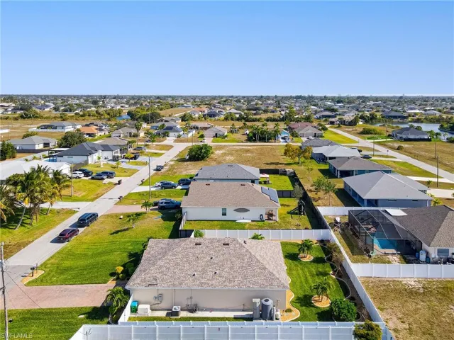 1018 Nw 19th St, Cape Coral, Florida 33993