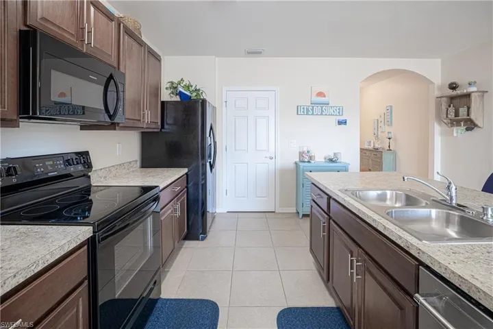 1018 Nw 19th St, Cape Coral, Florida 33993
