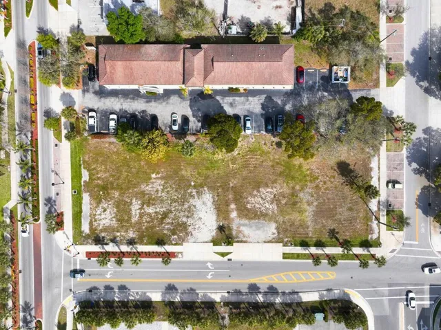 10541  Dean  ST, Bonita Springs, FL 34135