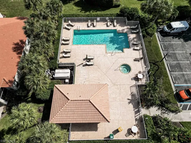 Colonial Links Condo Pool and spa