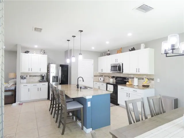 4630 Sw 16th Pl, Cape Coral, Florida 33914