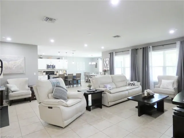4630 Sw 16th Pl, Cape Coral, Florida 33914