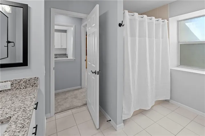 1574  Trafalgar  LN, Naples, FL 34116