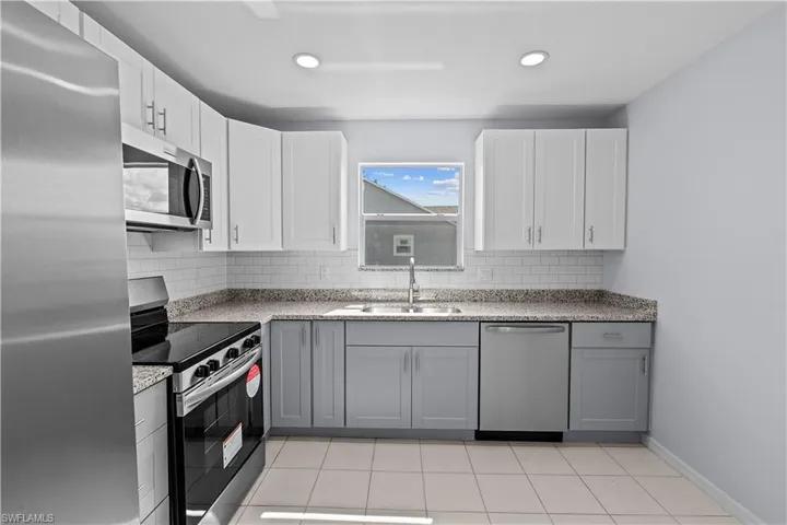 1574  Trafalgar  LN, Naples, FL 34116