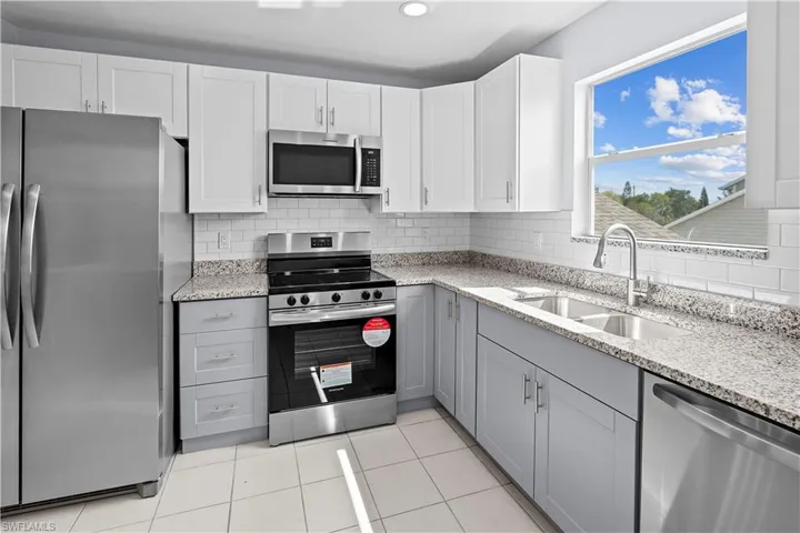 1574  Trafalgar  LN, Naples, FL 34116