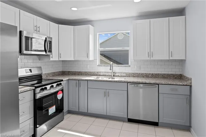 1574  Trafalgar  LN, Naples, FL 34116