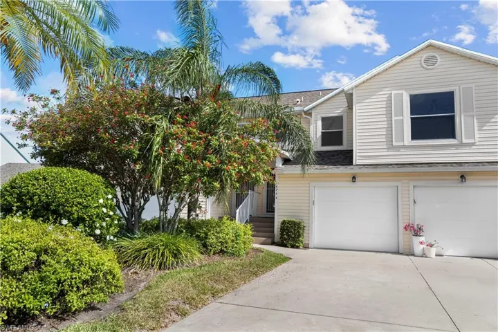 1574  Trafalgar  LN, Naples, FL 34116