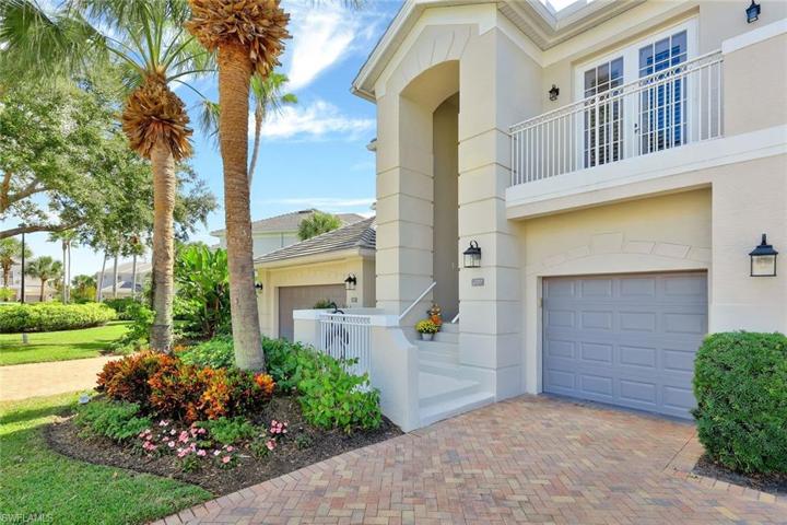 End unit with a 2 car garage and an Elevator