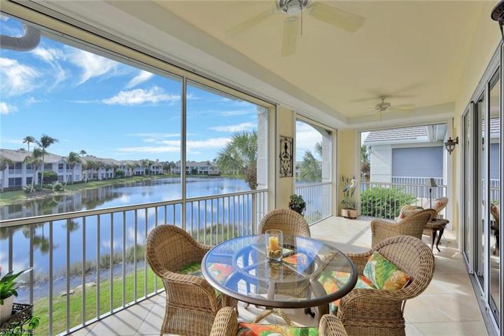 Gorgeous long lake view, lanai has electric hurricane shutters