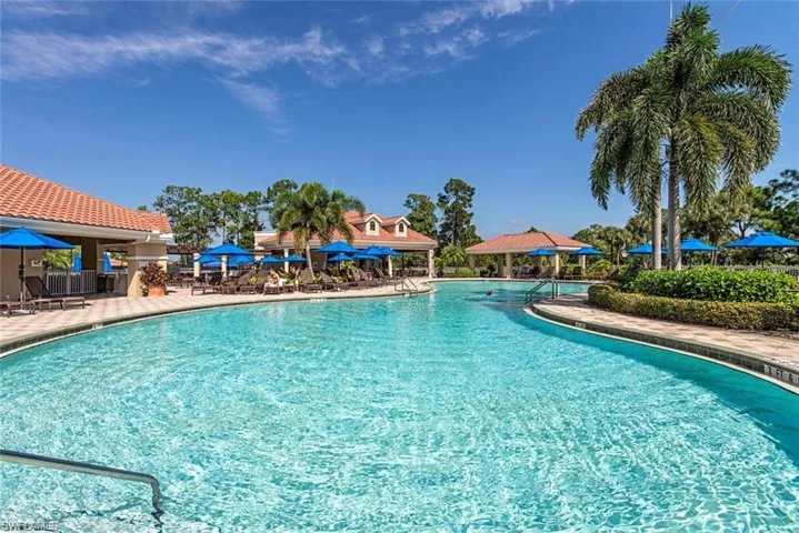8477  Radcliffe  TER, Naples, FL 34120