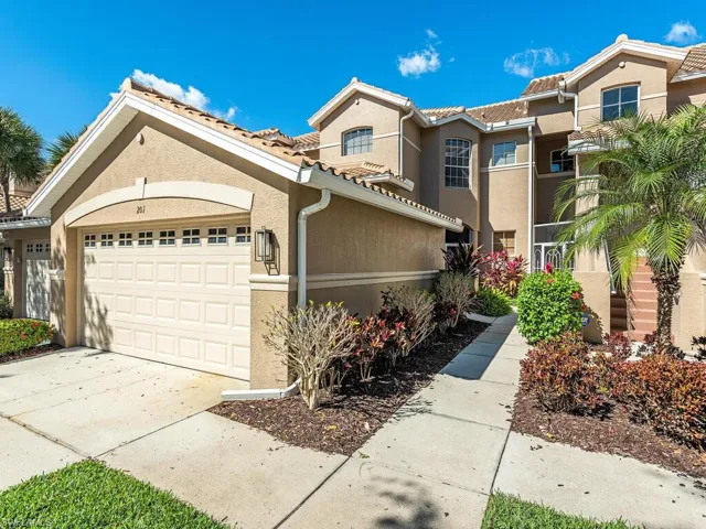 8477  Radcliffe  TER, Naples, FL 34120