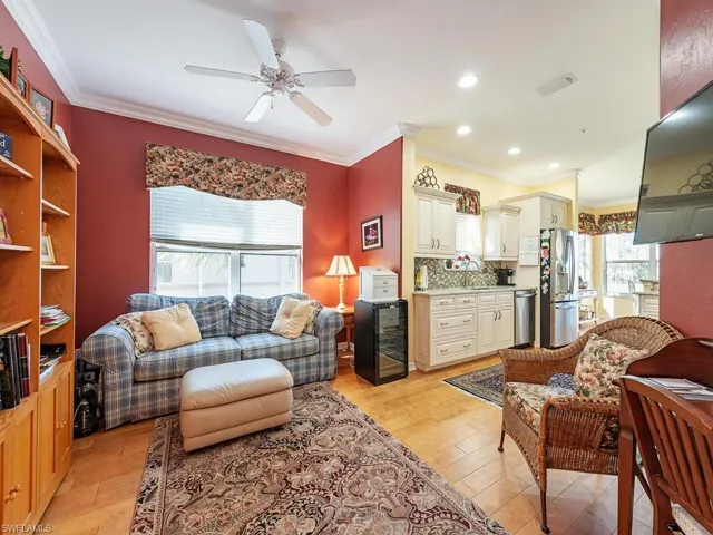 8477  Radcliffe  TER, Naples, FL 34120