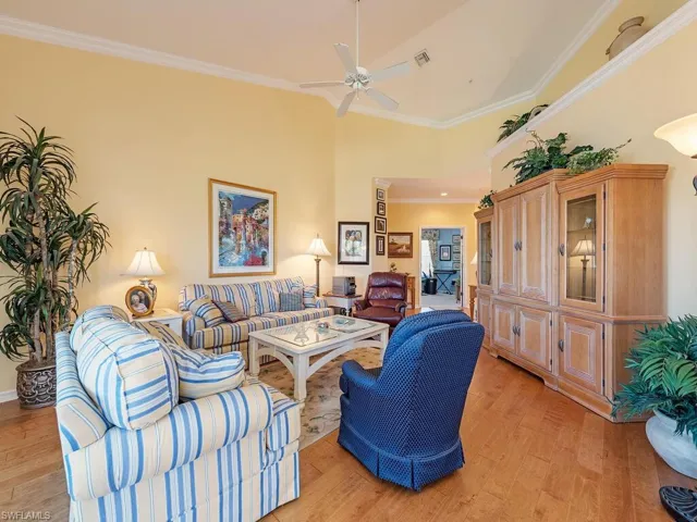 8477  Radcliffe  TER, Naples, FL 34120