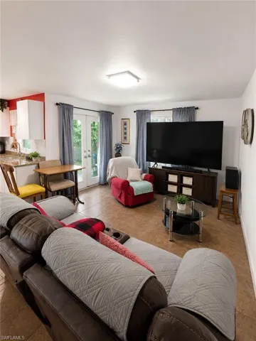 1409 Nw 7th Pl, Cape Coral, Florida 33993