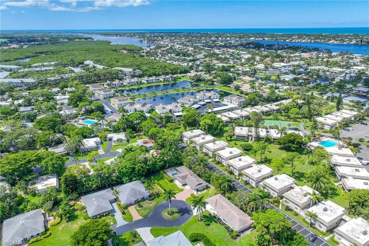 24  RIVARD  RD, Naples, FL 34112