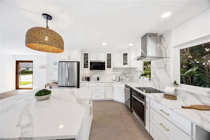 24  RIVARD  RD, Naples, FL 34112