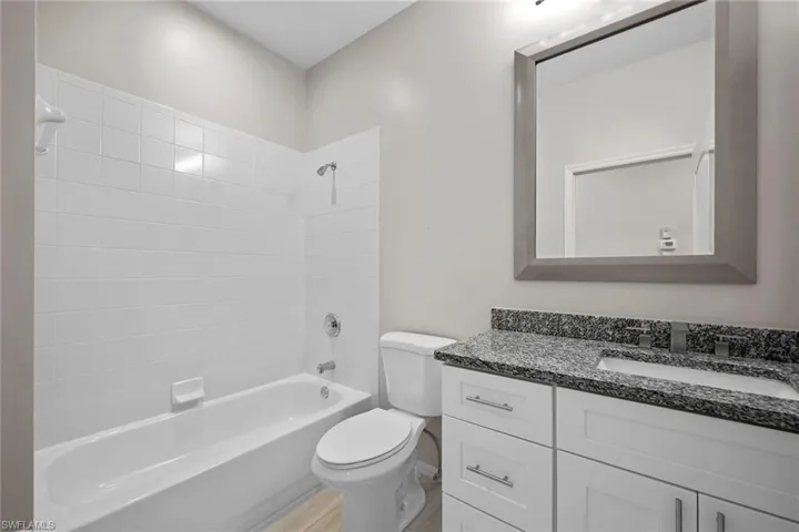 2nd Bathroom with shower/tub combo