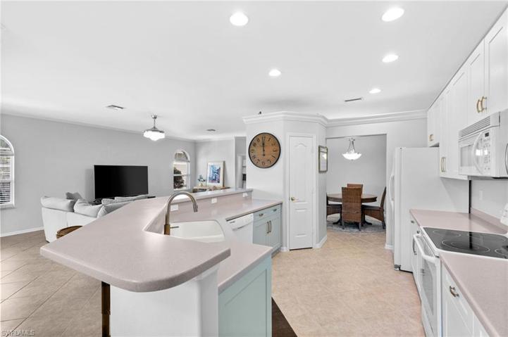 20061  Eagle Glen  WAY, Estero, FL 33928