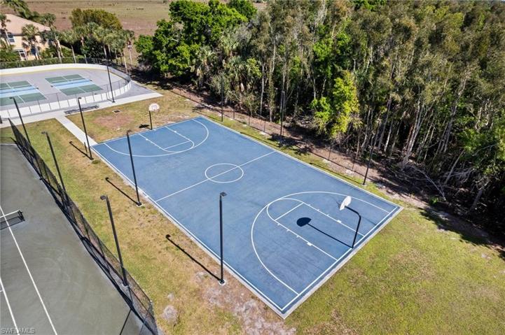 20061  Eagle Glen  WAY, Estero, FL 33928
