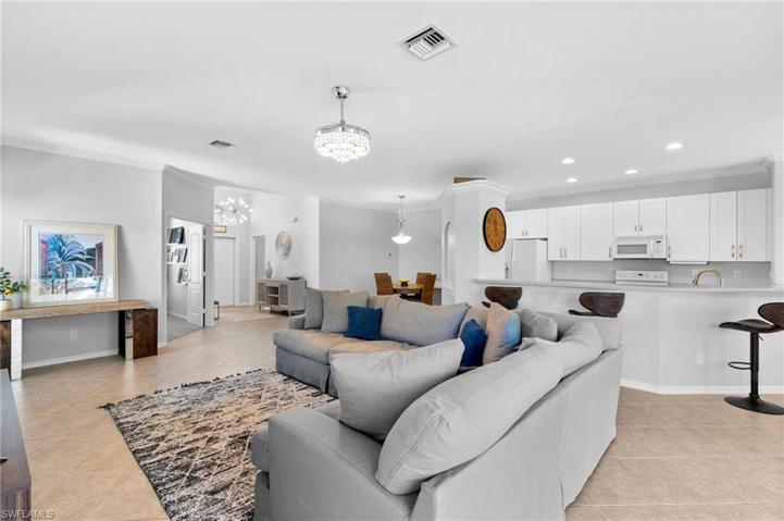 20061  Eagle Glen  WAY, Estero, FL 33928