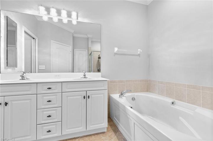 20061  Eagle Glen  WAY, Estero, FL 33928