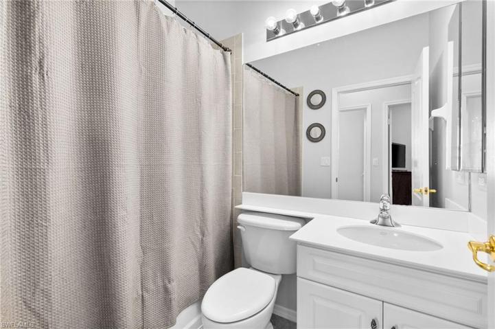 20061  Eagle Glen  WAY, Estero, FL 33928