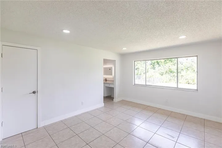 1717 Ne 6th Ter, Cape Coral, Florida 33909