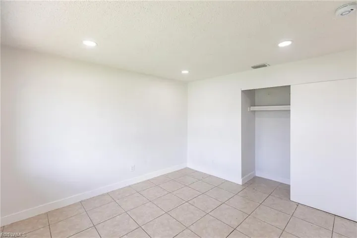 1717 Ne 6th Ter, Cape Coral, Florida 33909