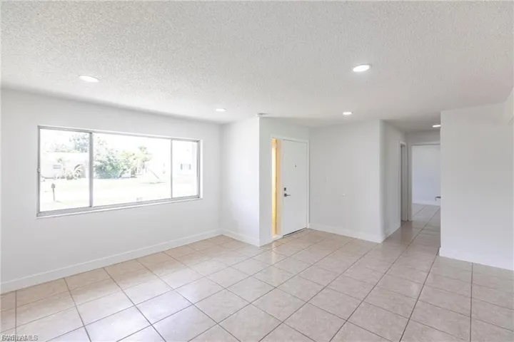1717 Ne 6th Ter, Cape Coral, Florida 33909