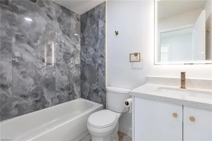 1717 Ne 6th Ter, Cape Coral, Florida 33909