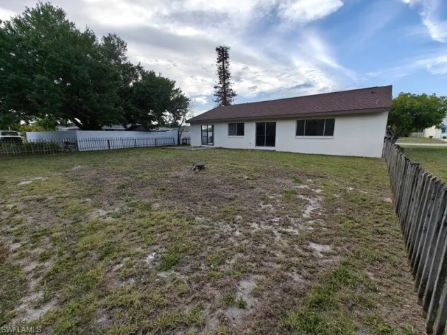 1717 Ne 6th Ter, Cape Coral, Florida 33909