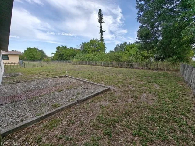 1717 Ne 6th Ter, Cape Coral, Florida 33909