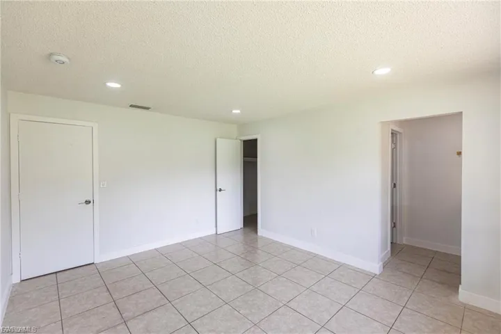1717 Ne 6th Ter, Cape Coral, Florida 33909