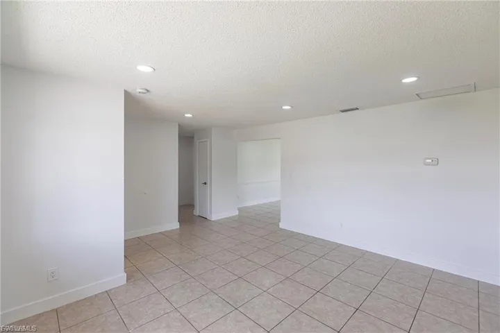 1717 Ne 6th Ter, Cape Coral, Florida 33909