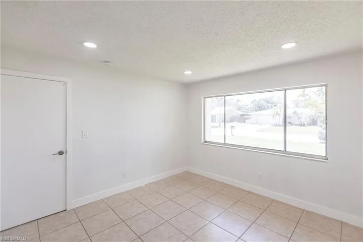1717 Ne 6th Ter, Cape Coral, Florida 33909