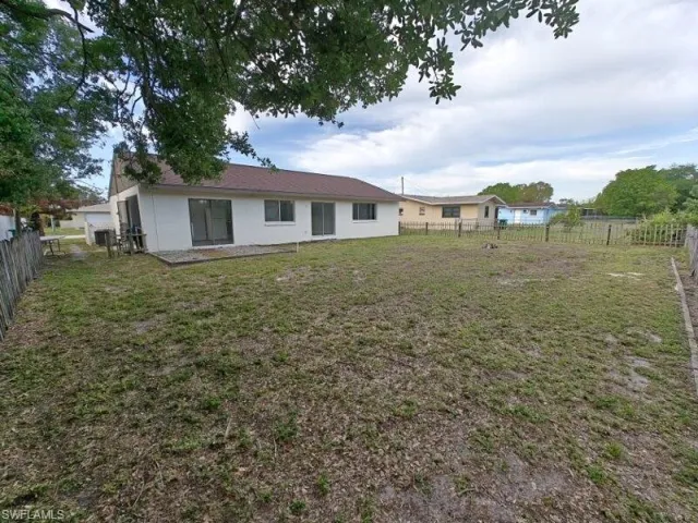 1717 Ne 6th Ter, Cape Coral, Florida 33909