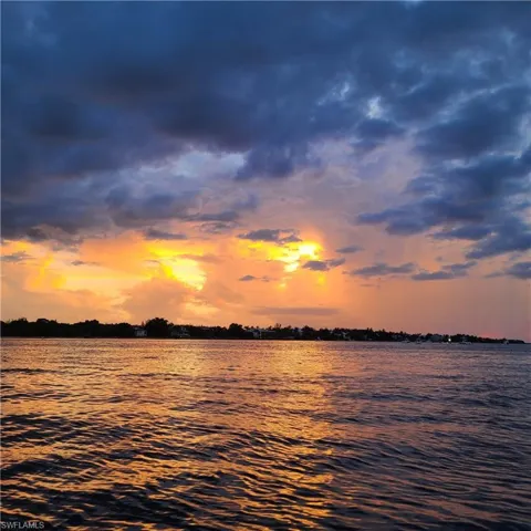 The most gorgeous River Sunsets from your living area, master bedroom and expansive balcony