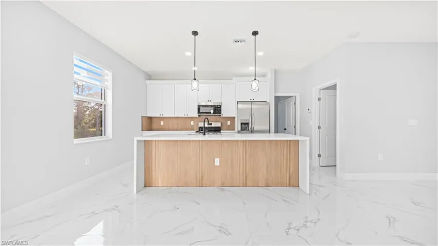 1110  Garibaldi E ST, Lehigh Acres, FL 33974