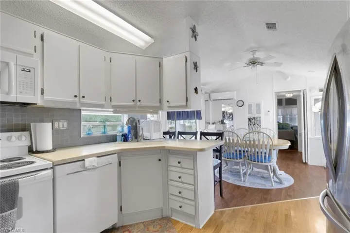 386 Leopard Ln 386, Naples, Florida 34114