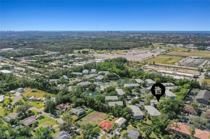 Birds eye view of property