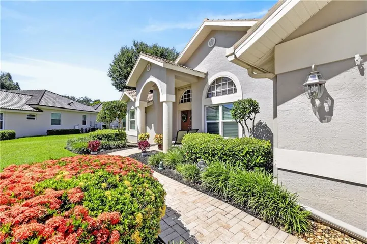 11690 Pinewood Lakes Dr, Fort Myers, Florida 33913
