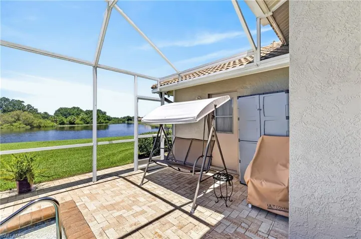11690 Pinewood Lakes Dr, Fort Myers, Florida 33913