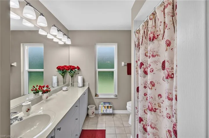 11690 Pinewood Lakes Dr, Fort Myers, Florida 33913